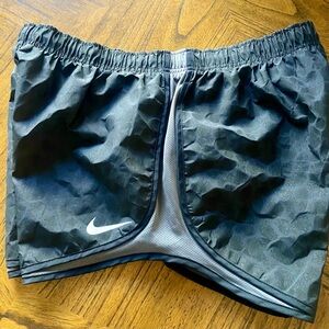 Nike Womens Swift Dri Fit Running Shorts Training Black Large NWT 2.5” Lined